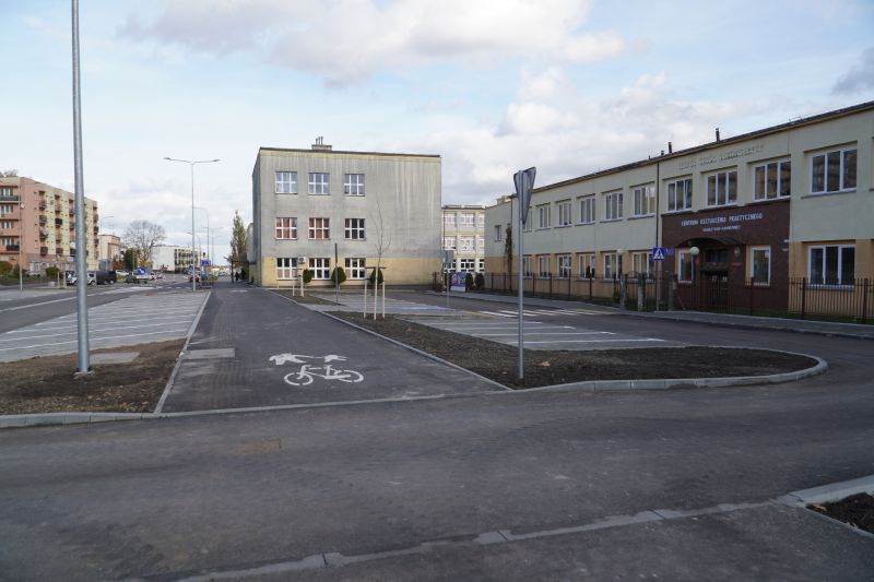 Zakończono przebudowę Alei Tysiąclecia w Skarżysku-Kamiennej na odcinku od ul. Słowackiego do Alei Piłsudskiego. Droga oddana do użytku mieszkańców