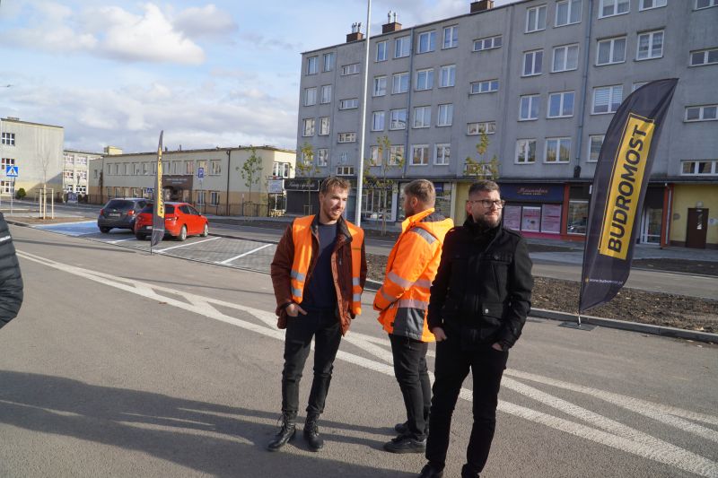 Zakończono przebudowę Alei Tysiąclecia w Skarżysku-Kamiennej na odcinku od ul. Słowackiego do Alei Piłsudskiego. Droga oddana do użytku mieszkańców
