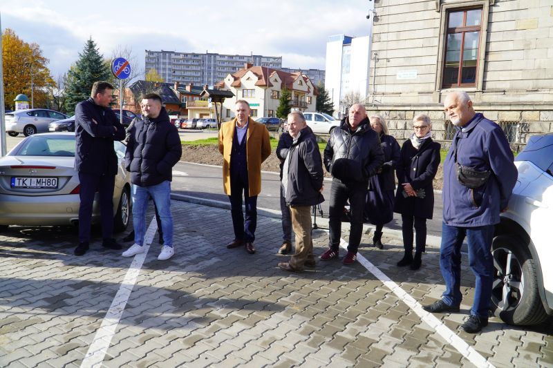 Zakończono przebudowę Alei Tysiąclecia w Skarżysku-Kamiennej na odcinku od ul. Słowackiego do Alei Piłsudskiego. Droga oddana do użytku mieszkańców