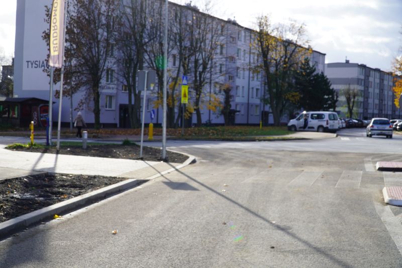 Zakończono przebudowę Alei Tysiąclecia w Skarżysku-Kamiennej na odcinku od ul. Słowackiego do Alei Piłsudskiego. Droga oddana do użytku mieszkańców