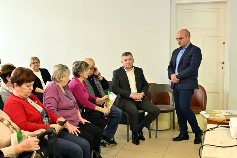 Spotkanie OWiT z seniorami w Suchedniowie