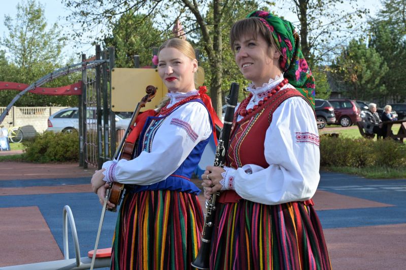 35-lecie Zespołu Ludowego Sobótka oraz 25-lecie Zespołu Pieśni i Tańca Sorbin