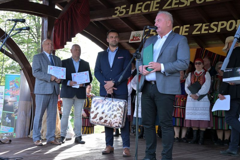 35-lecie Zespołu Ludowego Sobótka oraz 25-lecie Zespołu Pieśni i Tańca Sorbin