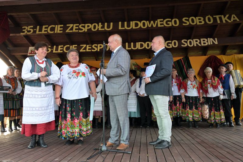 35-lecie Zespołu Ludowego Sobótka oraz 25-lecie Zespołu Pieśni i Tańca Sorbin