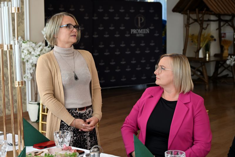 Dzien Białej Laski Beata Wojciechowska i Iwona Jeziorska