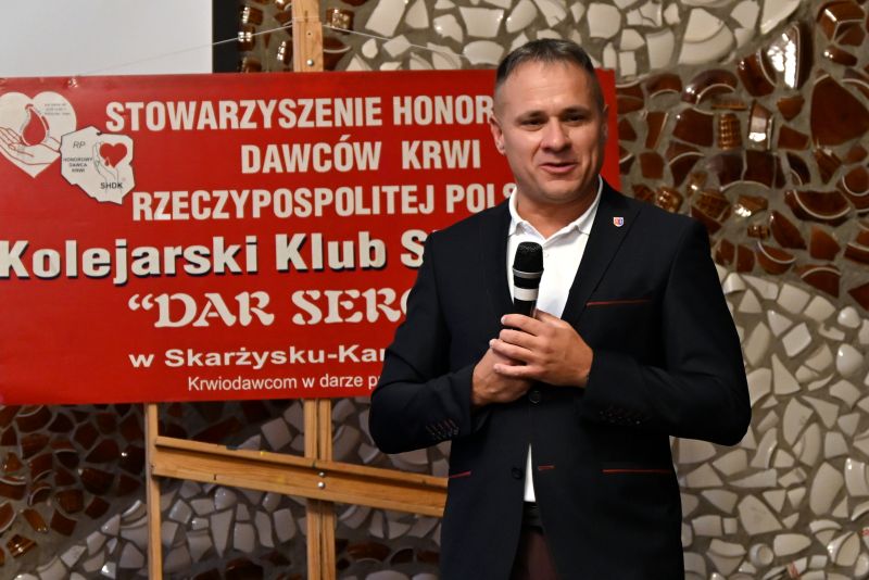 Uroczystość uhonorowania krwiodawców Kolejarskiego Klubu SHDK RP "Dar Serca" w Skarżysku- Kamiennej