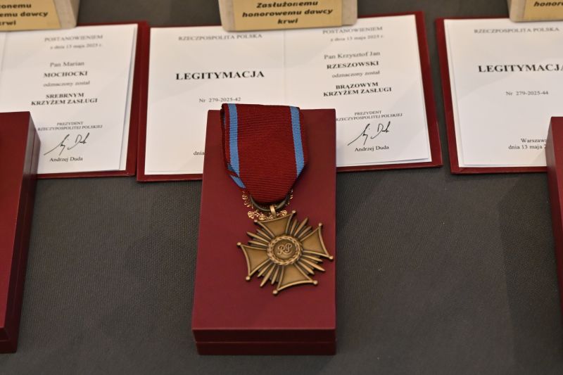 Uroczystość uhonorowania krwiodawców Kolejarskiego Klubu SHDK RP "Dar Serca" w Skarżysku- Kamiennej