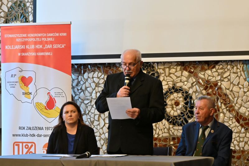 Uroczystość uhonorowania krwiodawców Kolejarskiego Klubu SHDK RP "Dar Serca" w Skarżysku- Kamiennej