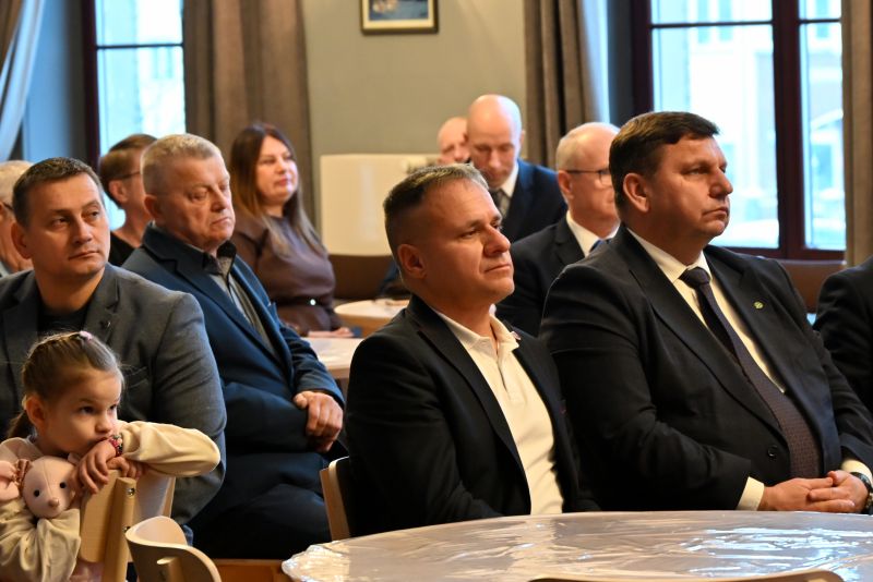 Uroczystość uhonorowania krwiodawców Kolejarskiego Klubu SHDK RP "Dar Serca" w Skarżysku- Kamiennej