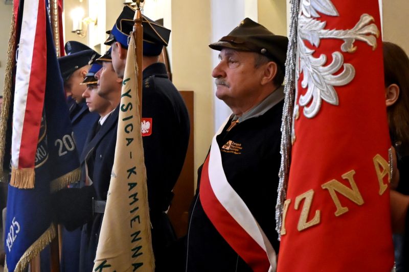 uczestnicy mszy świętej w kościele pw. Św. Józefa Oblubieńca