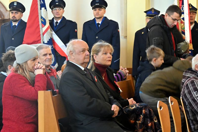 uczestnicy mszy świętej w kościele pw. Św. Józefa Oblubieńca