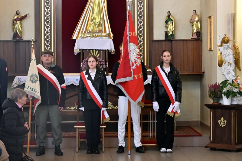 uczestnicy mszy świętej w kościele pw. Św. Józefa Oblubieńca