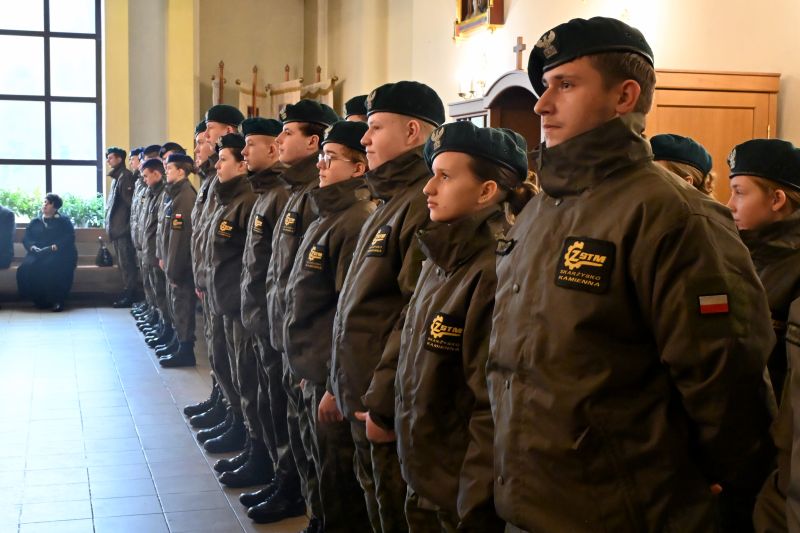 uczestnicy mszy świętej w kościele pw. Św. Józefa Oblubieńca