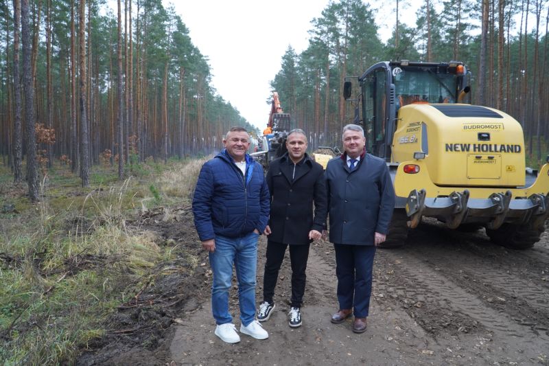 Rozbudowa drogi w Majkowie-Michałowie. Władze powiatu i gminy na placu budowy