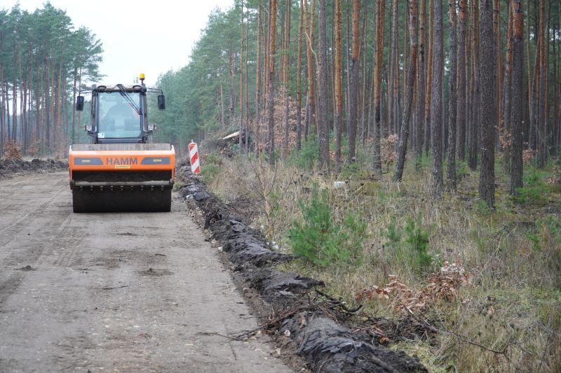 Rozbudowa drogi w Majkowie-Michałowie. Władze powiatu i gminy na placu budowy