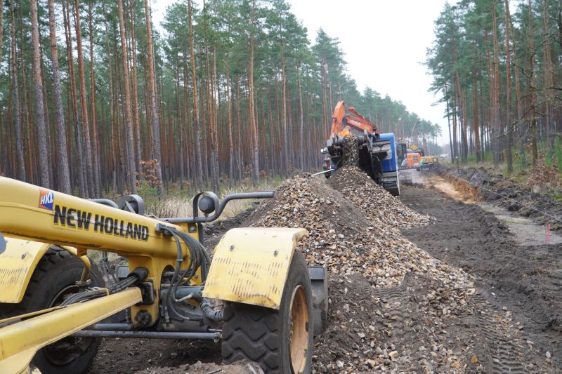 Rozbudowa drogi w Majkowie-Michałowie. Władze powiatu i gminy na placu budowy