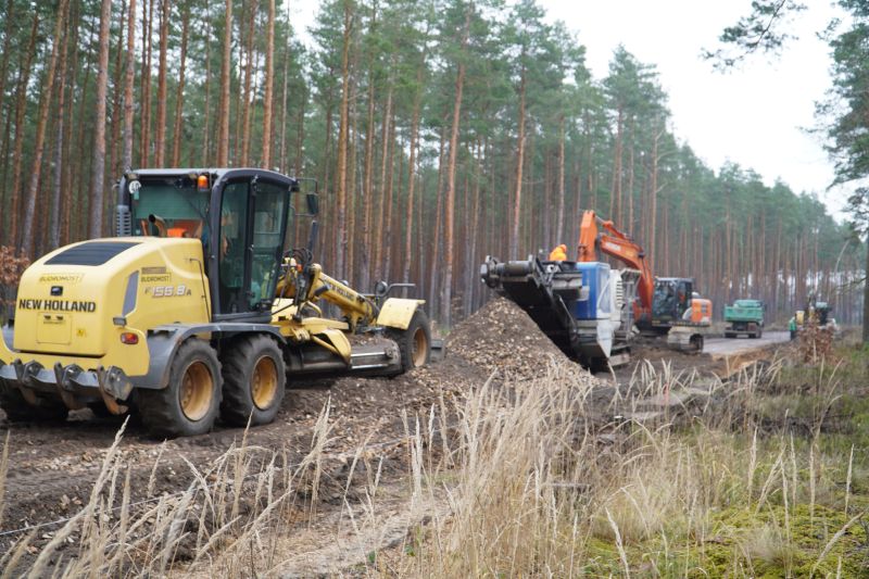 Rozbudowa drogi w Majkowie-Michałowie. Władze powiatu i gminy na placu budowy