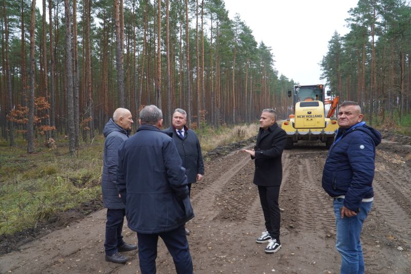 Rozbudowa drogi w Majkowie-Michałowie. Władze powiatu i gminy na placu budowy