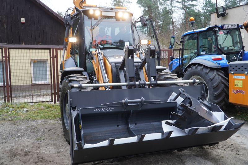 odbiór nowej koparki