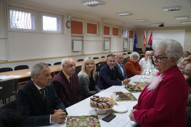 Posiedzenie Rady Seniorów Powiatu Skarżyskiego ze świątecznym akcentem