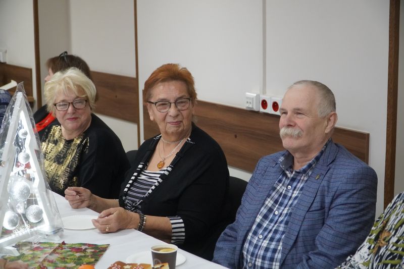 Posiedzenie Rady Seniorów Powiatu Skarżyskiego ze świątecznym akcentem