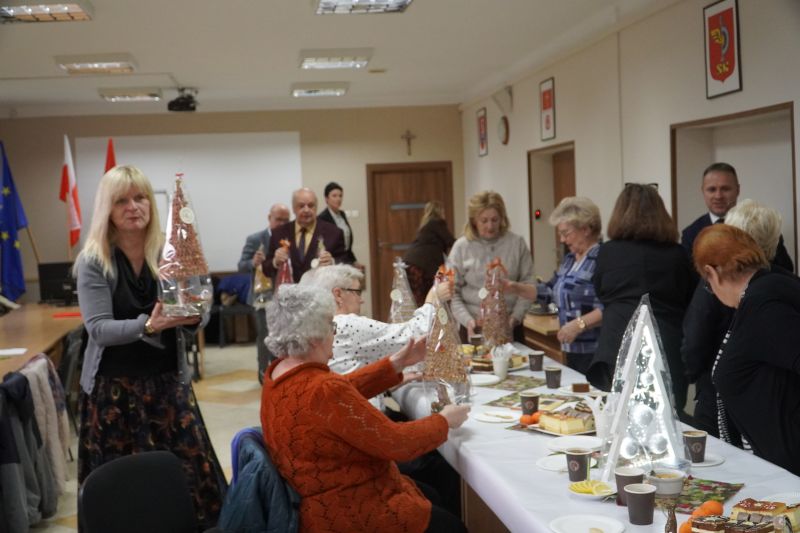 Posiedzenie Rady Seniorów Powiatu Skarżyskiego ze świątecznym akcentem