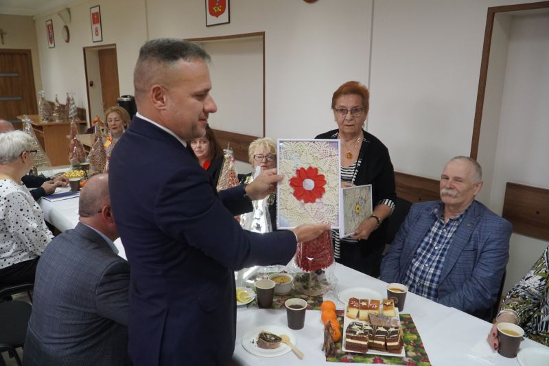 Posiedzenie Rady Seniorów Powiatu Skarżyskiego ze świątecznym akcentem