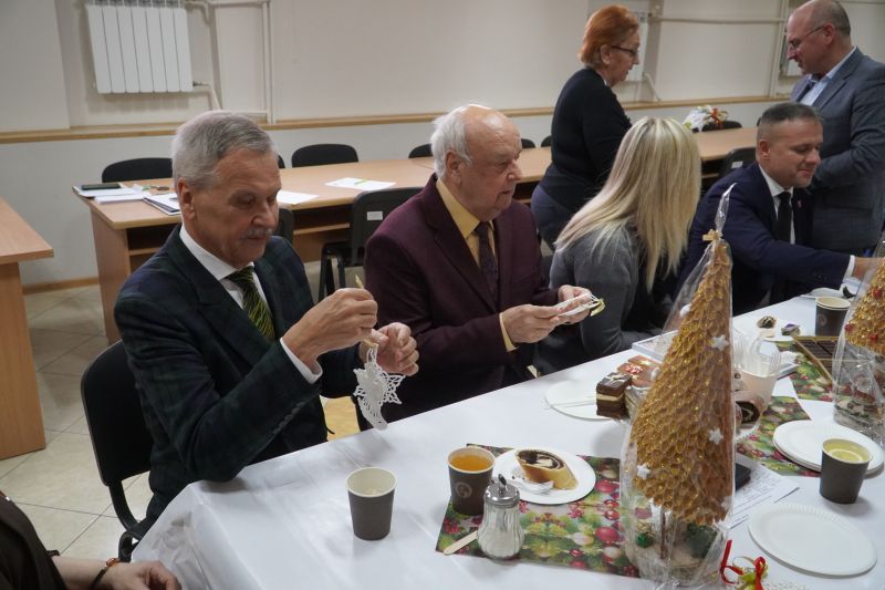 Posiedzenie Rady Seniorów Powiatu Skarżyskiego ze świątecznym akcentem
