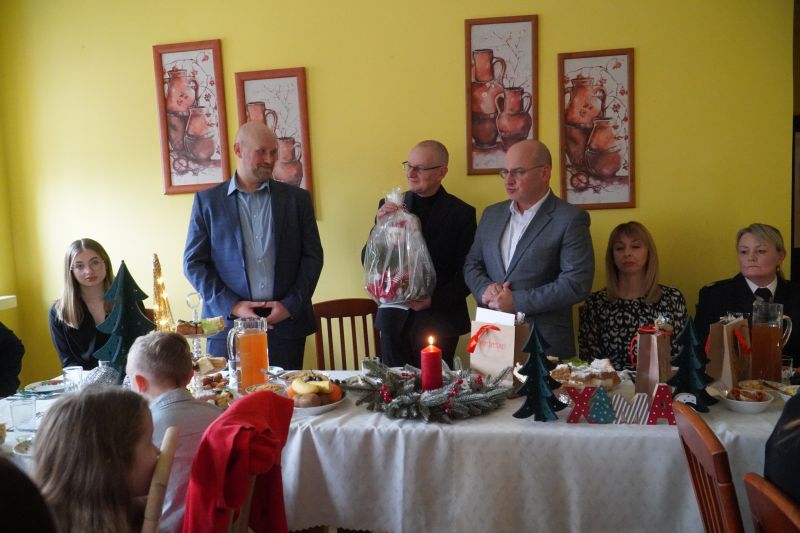 Rodzinna atmosfera świąt w Centrum Placówek „Przystań”