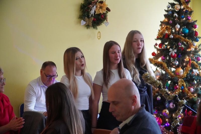 Rodzinna atmosfera świąt w Centrum Placówek „Przystań”