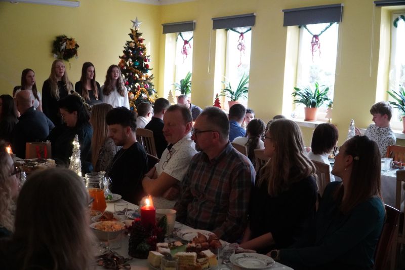 Rodzinna atmosfera świąt w Centrum Placówek „Przystań”