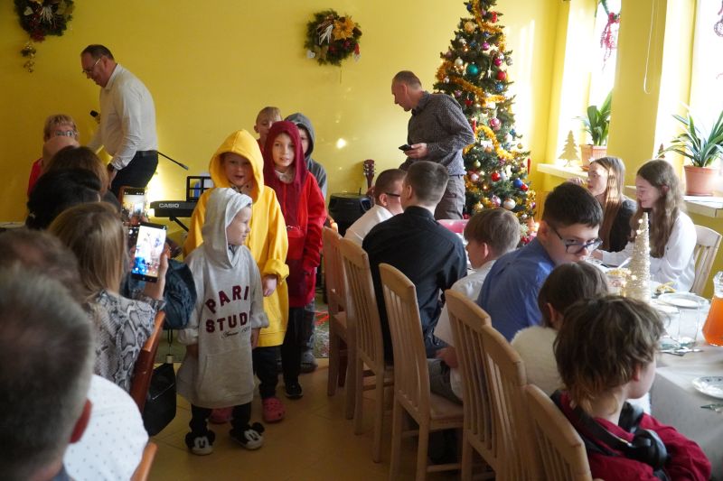 Rodzinna atmosfera świąt w Centrum Placówek „Przystań”