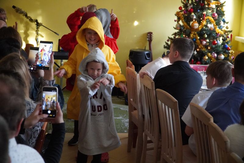 Rodzinna atmosfera świąt w Centrum Placówek „Przystań”