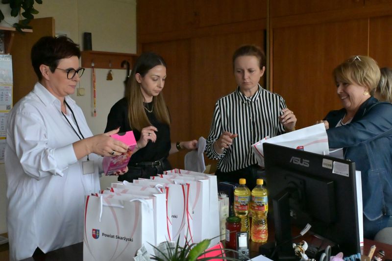 pracownicy Starostwa dołączyli do akcji Szlachetna Paczka