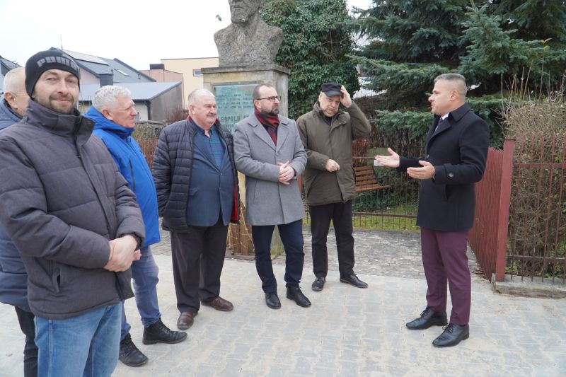 odbiór wyremontowanego chodnika w ciągu ul. Legionów w Skarżysku