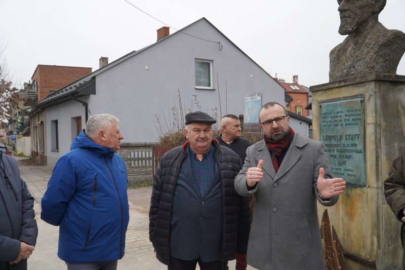 odbiór wyremontowanego chodnika w ciągu ul. Legionów w Skarżysku