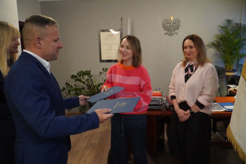 wręczenie awansów zawodowych nauczycielom