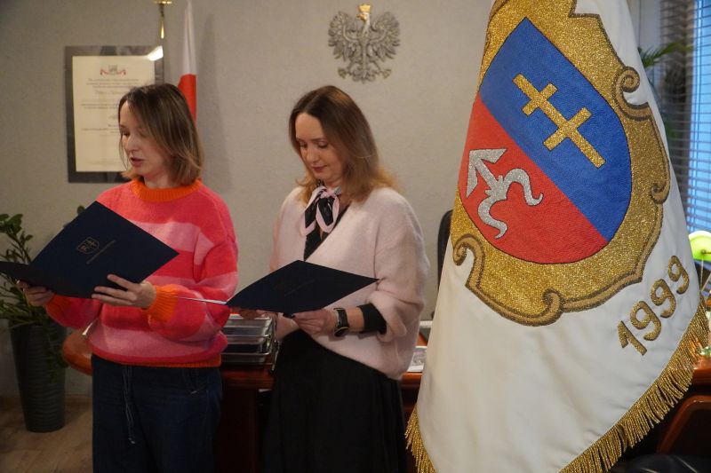 wręczenie awansów zawodowych nauczycielom