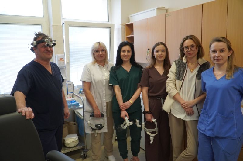 lekarze na oddziale otolaryngologii w skarżyskim szpitalu