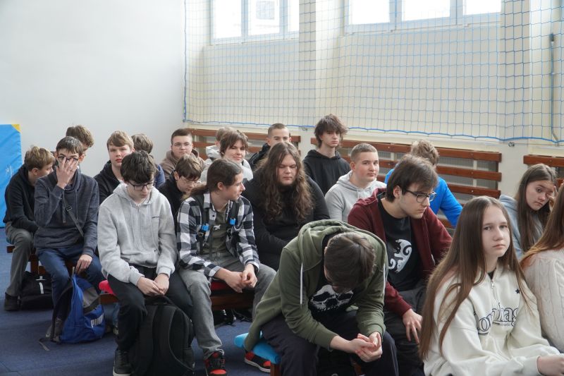 „Edukacja z wojskiem. Edycja IV” – młodzież z „Ekonomika” poznawała tajniki bezpieczeństwa i obronności