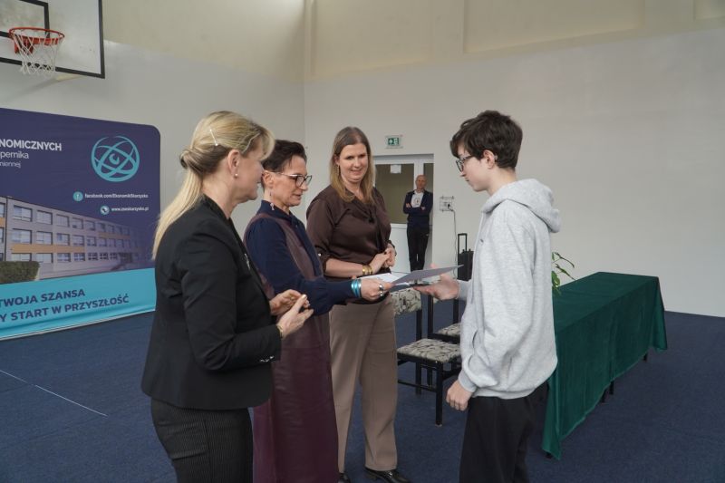 „Edukacja z wojskiem. Edycja IV” – młodzież z „Ekonomika” poznawała tajniki bezpieczeństwa i obronności