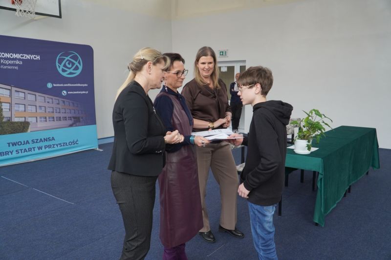 „Edukacja z wojskiem. Edycja IV” – młodzież z „Ekonomika” poznawała tajniki bezpieczeństwa i obronności