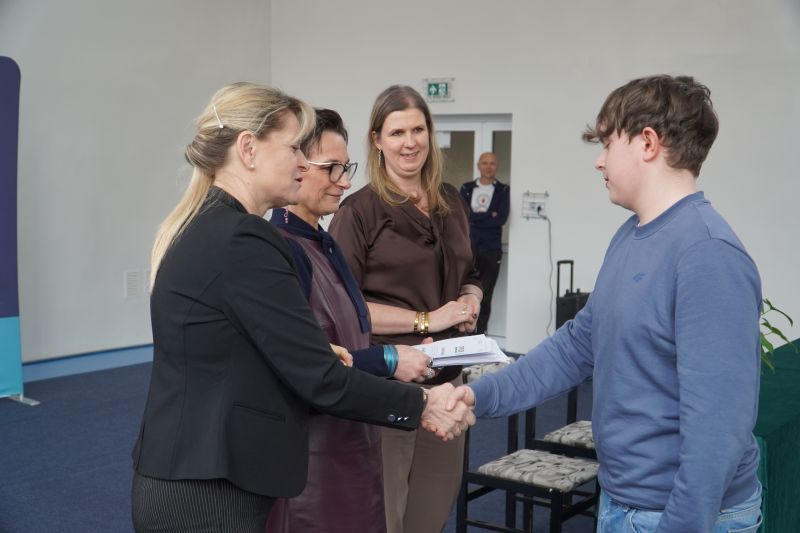 „Edukacja z wojskiem. Edycja IV” – młodzież z „Ekonomika” poznawała tajniki bezpieczeństwa i obronności