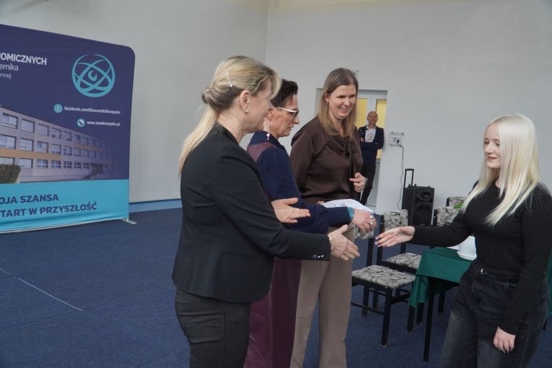 „Edukacja z wojskiem. Edycja IV” – młodzież z „Ekonomika” poznawała tajniki bezpieczeństwa i obronności