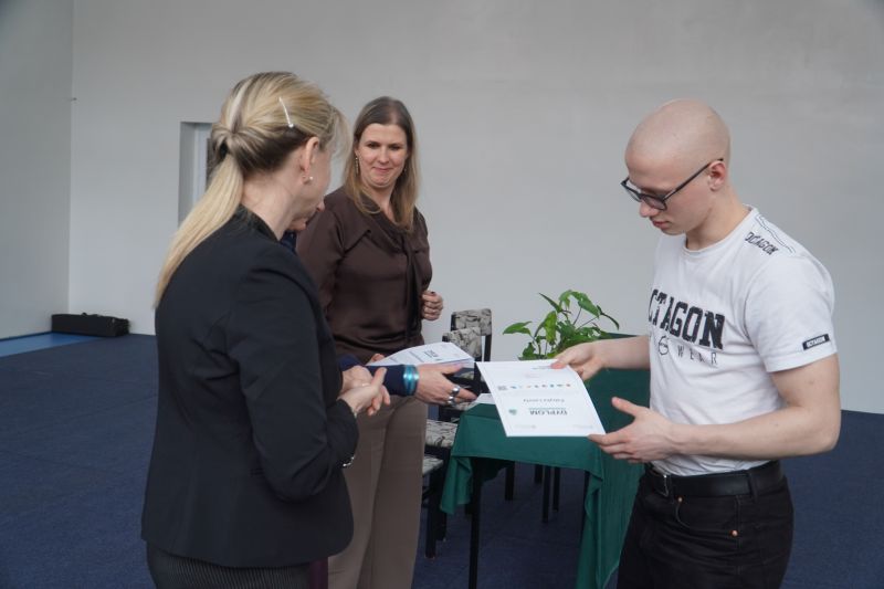 „Edukacja z wojskiem. Edycja IV” – młodzież z „Ekonomika” poznawała tajniki bezpieczeństwa i obronności