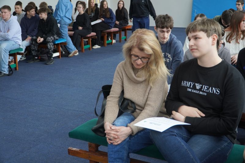 „Edukacja z wojskiem. Edycja IV” – młodzież z „Ekonomika” poznawała tajniki bezpieczeństwa i obronności