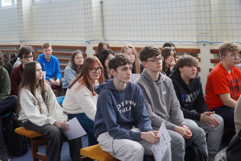 „Edukacja z wojskiem. Edycja IV” – młodzież z „Ekonomika” poznawała tajniki bezpieczeństwa i obronności