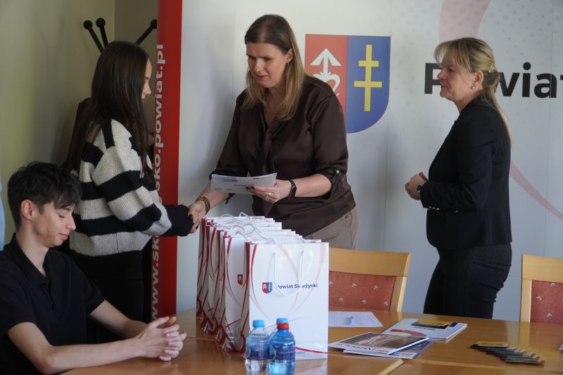 Wręczenie wyróżnień dla laureatów i finalistów ogólnopolskich olimpiad i konkursów