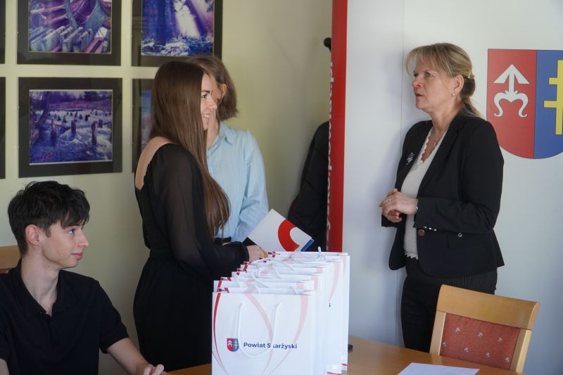 Wręczenie wyróżnień dla laureatów i finalistów ogólnopolskich olimpiad i konkursów