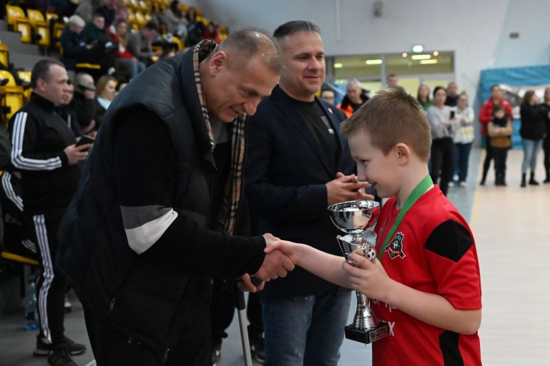 Starosta Artur Berus Patronem Turnieju Piłkarskiego w Skarżysku  z udziałem Reprezentanta Polski Piotra Świerczewskiego